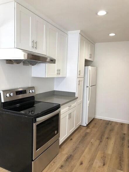 Building Photo - 72 Kim Louise Dr