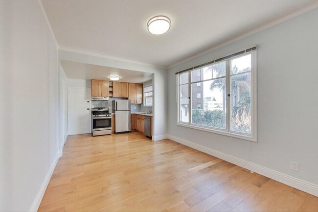 Primary Photo - 465 Bellevue Ave