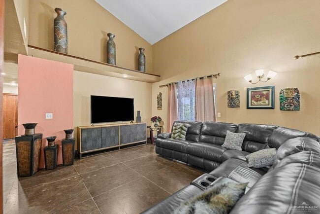 Building Photo - 27 Sunbow Ln