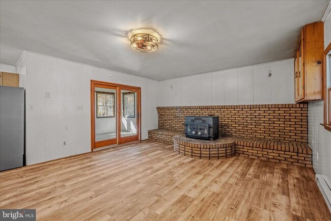 Building Photo - 438 Gloyd Ln