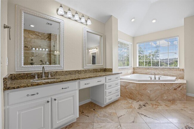 Building Photo - 10648 Bramblecrest Dr