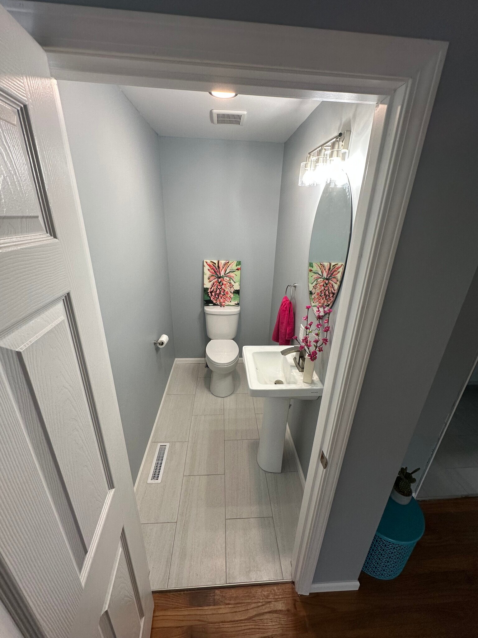 Half bath - 1309 Hedgewood Dr