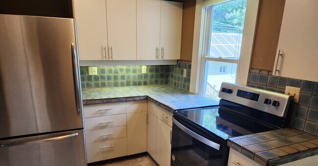 New range - 328 4th St