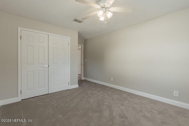 Building Photo - 1549 Montrose Ave E