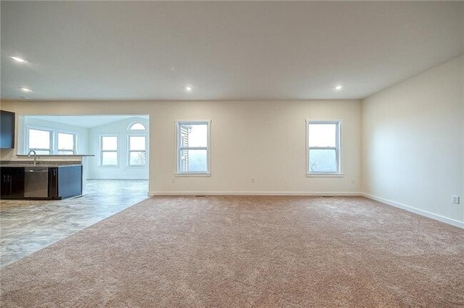 Building Photo - 123 Foxhound Dr