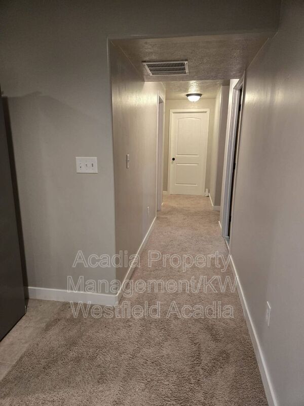 Building Photo - 15179 S Cantle Dr