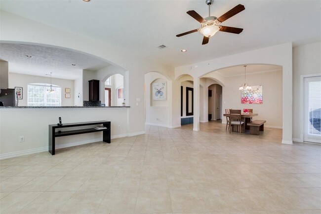 Building Photo - 24918 Azalea Ranch Dr