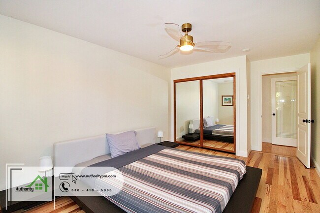 Building Photo - 3350 Mountain Oak Dr