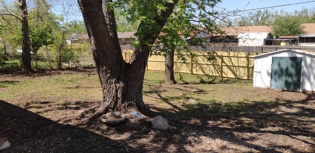 Building Photo - 2701 Queensbury Rd