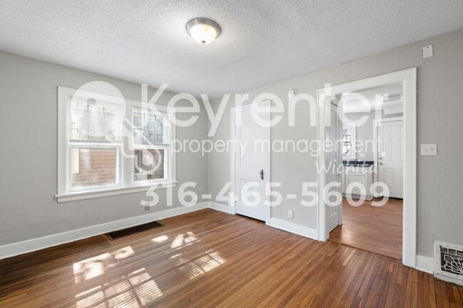 Building Photo - 1549 N Holyoke Ave