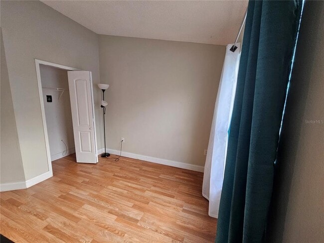 Building Photo - 992 Vista Palma Way