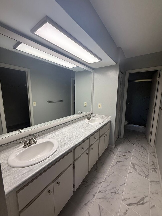 Building Photo - Classic Comfort in Rainbow Springs Country Club Estates