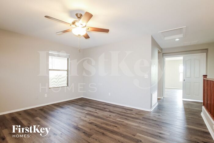 Building Photo - 17547 W Ventura St