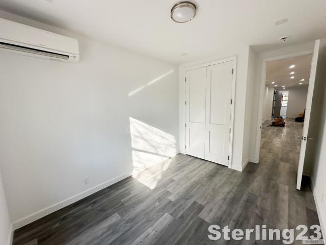 Building Photo - 3 bedroom in ASTORIA NY 11105