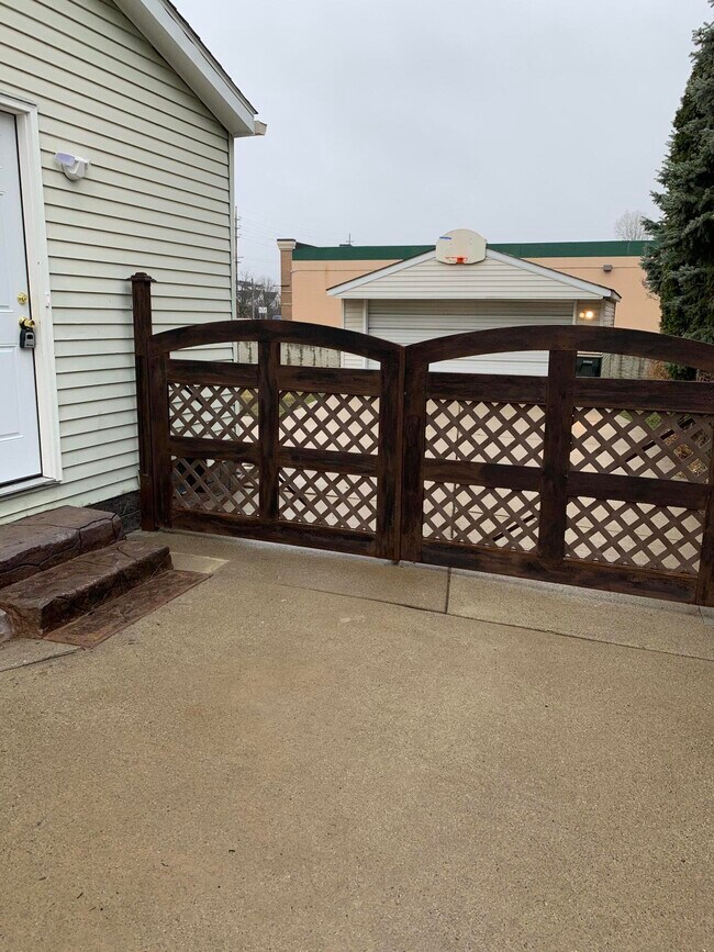 Building Photo - 41427 Larimore Ln