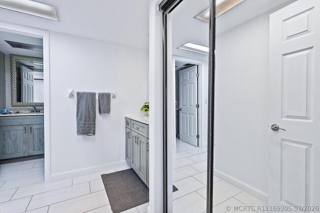 Building Photo - 2400 S Ocean Dr