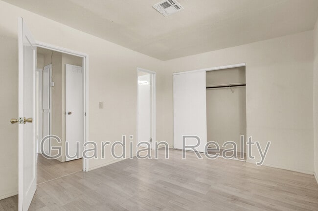 Building Photo - 4312 Lynnann