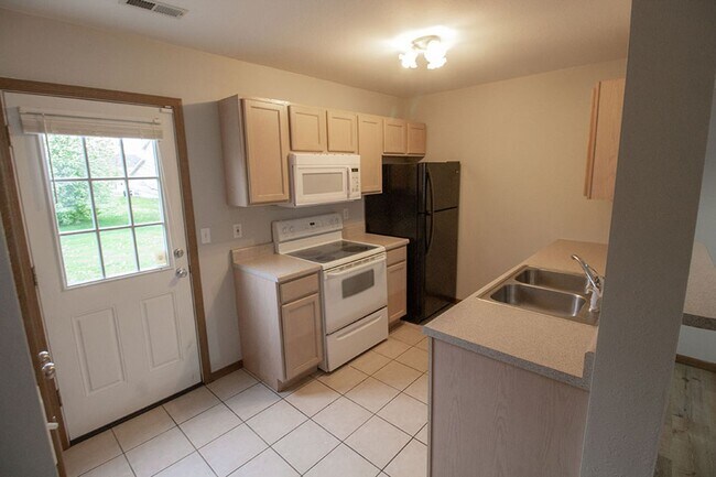 Building Photo - 1516-1518 Citadel Dr.