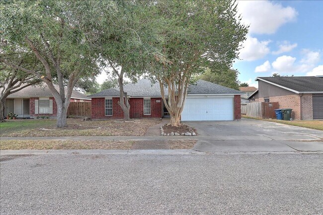 Building Photo - 6405 Clairfield St