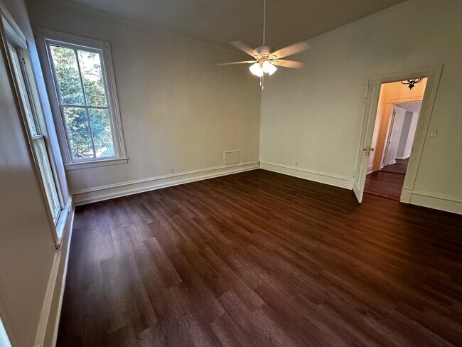 Building Photo - 210 E Ogeechee St