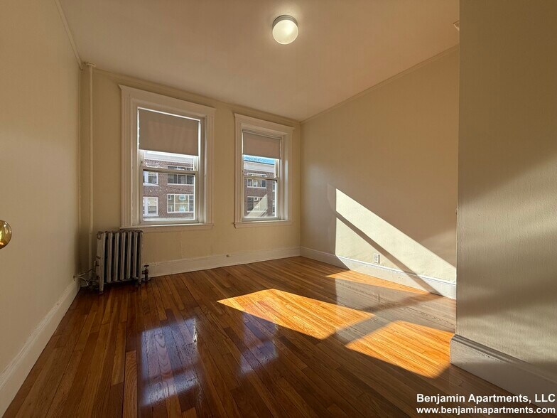 Building Photo - 5 Vinal St