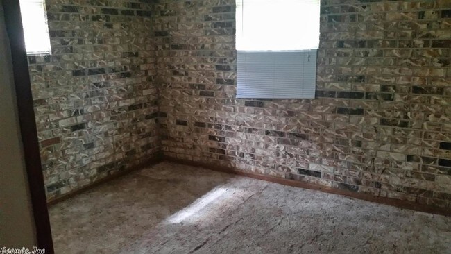 Building Photo - 5824 Sonora Dr