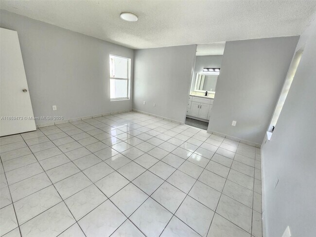 Building Photo - 13700 SW 18th Terrace