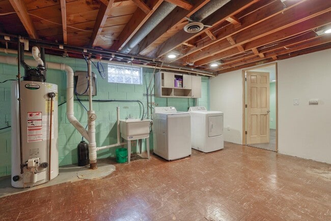 Building Photo - 4465 N 144th St