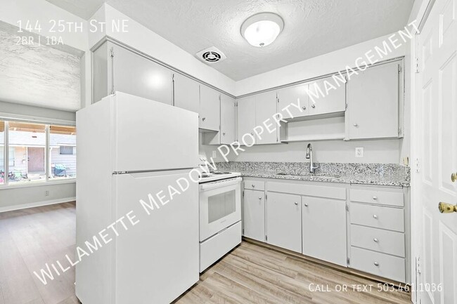 Building Photo - Beautifully Updated 2-Bedroom Apartment in...