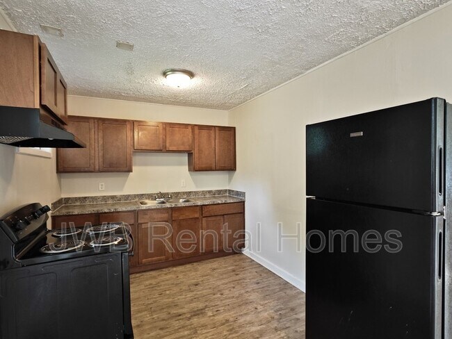 Building Photo - 4605 Suray Ave