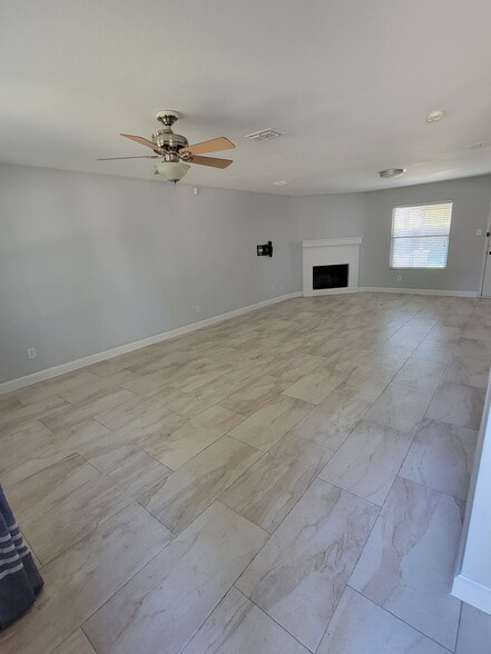 Living area - 1330 Rusk Dr