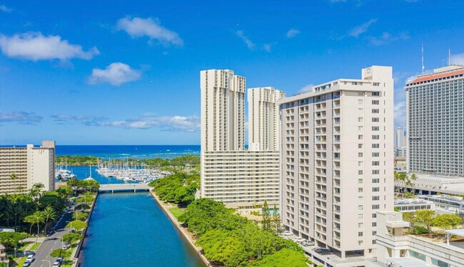 Building Photo - 1848 Kahakai Dr