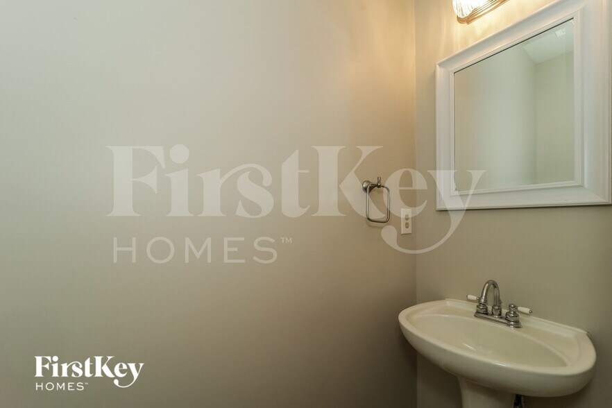 Building Photo - 1809 Larkhill Ct