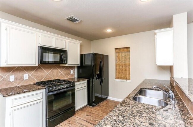 Building Photo - 730 Redwing Pl Dr