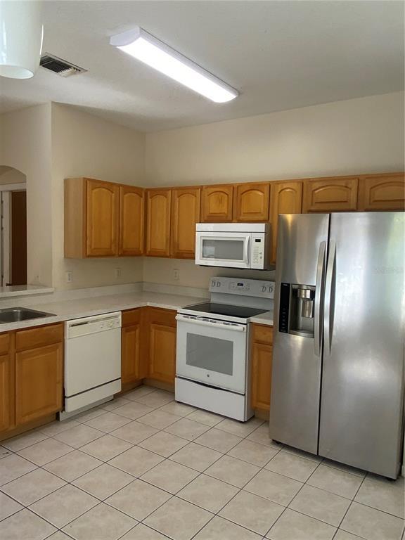 Building Photo - 18926 Duquesne Dr