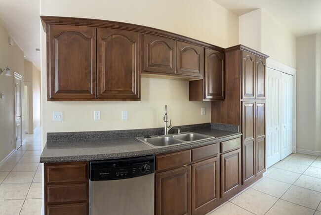 Building Photo - 3716 Almond Beach Dr