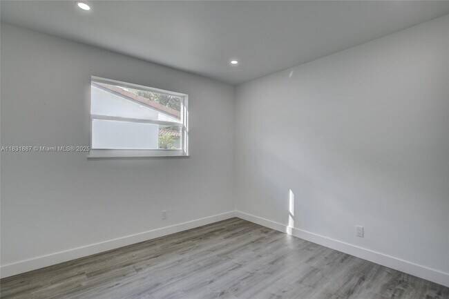 Building Photo - 1801 N 54th Ave