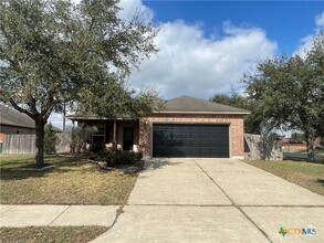 Building Photo - 101 Red Oak Ct