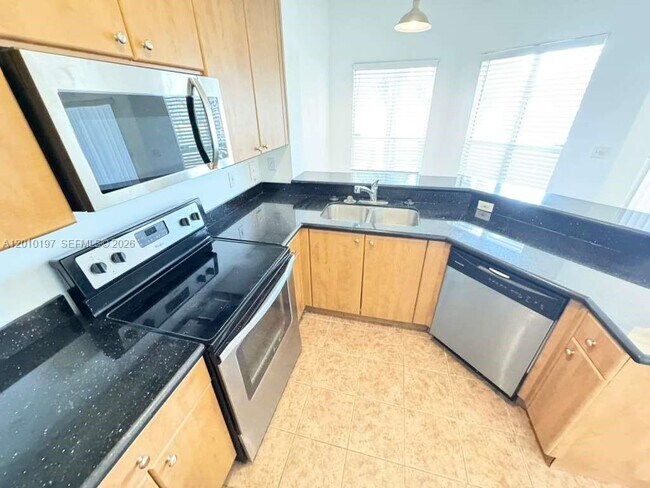 Building Photo - 4767 Via Palm Lakes