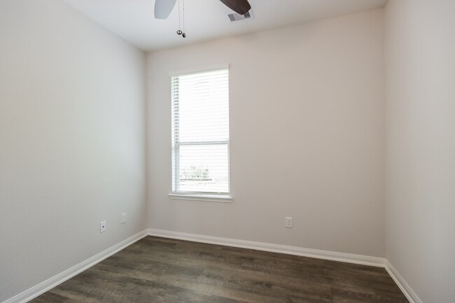 Building Photo - 13012 Stone Vly Wy