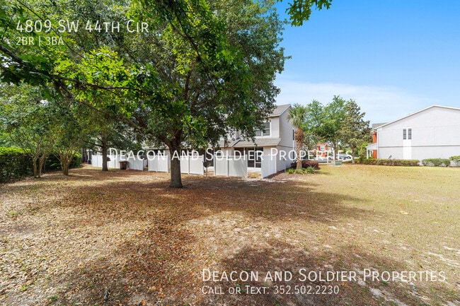 Building Photo - 4809 SW 44th Cir