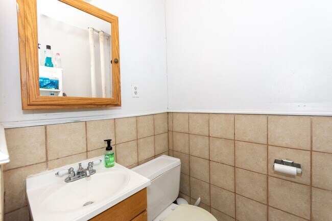 Building Photo - 3-Bed 1-Bath with Great Location!