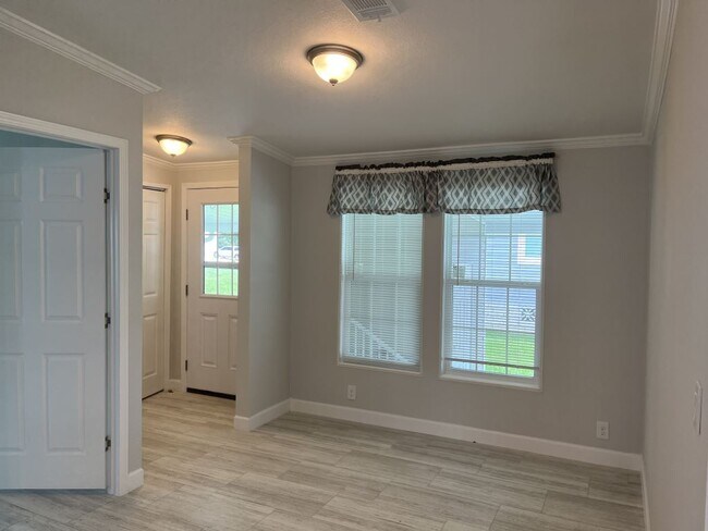 Building Photo - 34611 Ballyhoo Dr