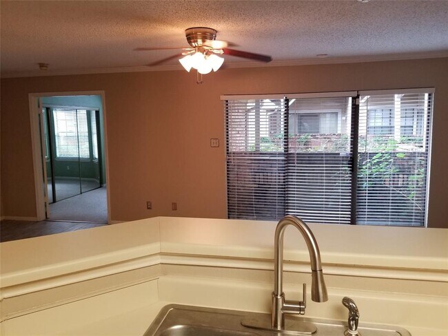 Building Photo - 2300 Old Spanish Trail