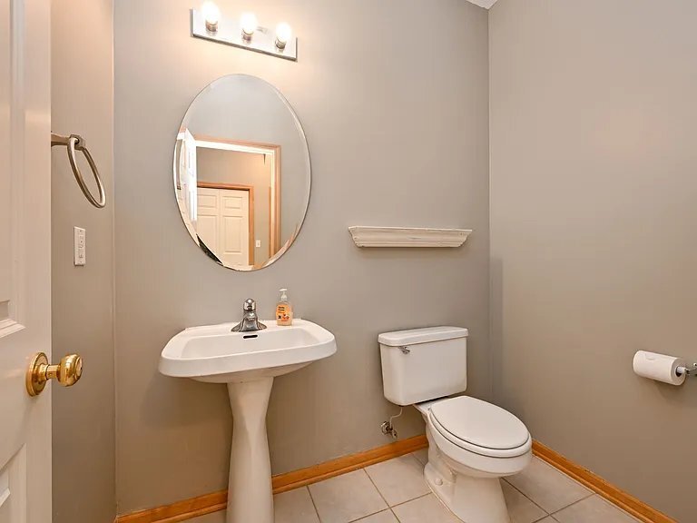 Building Photo - 770 Wisconsin Ave N