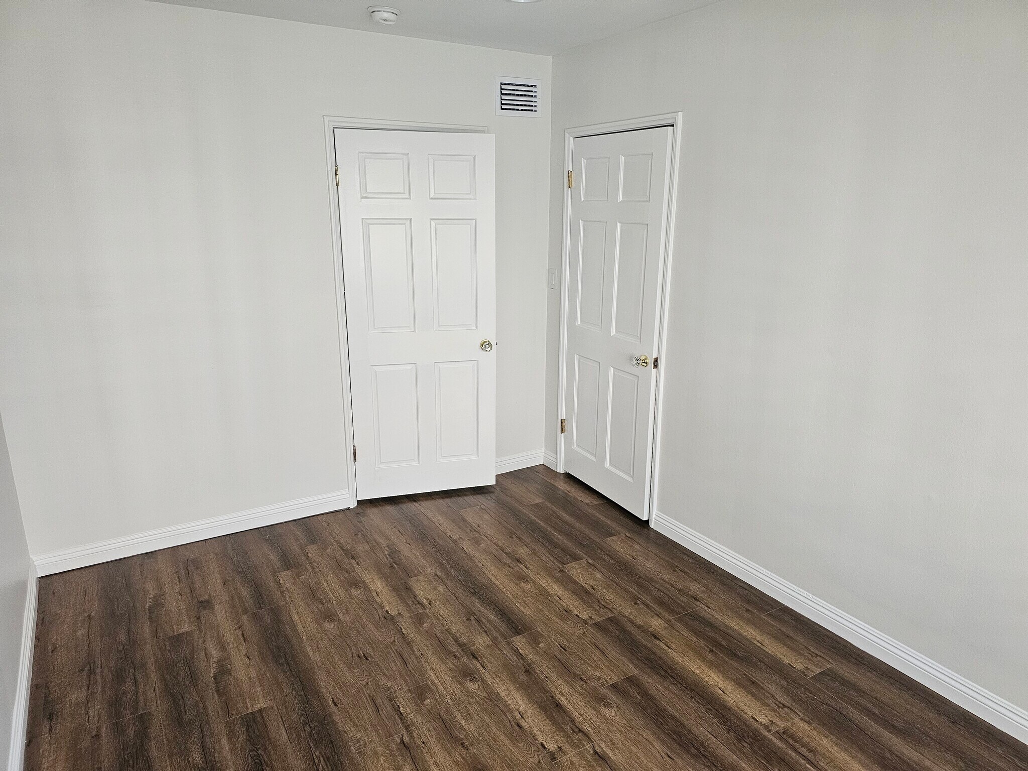 Building Photo - 3250 Lowry Rd