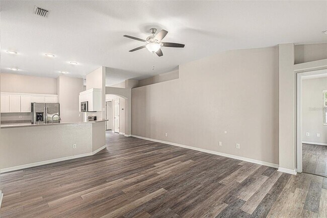 Building Photo - 2631 Allwood Ave