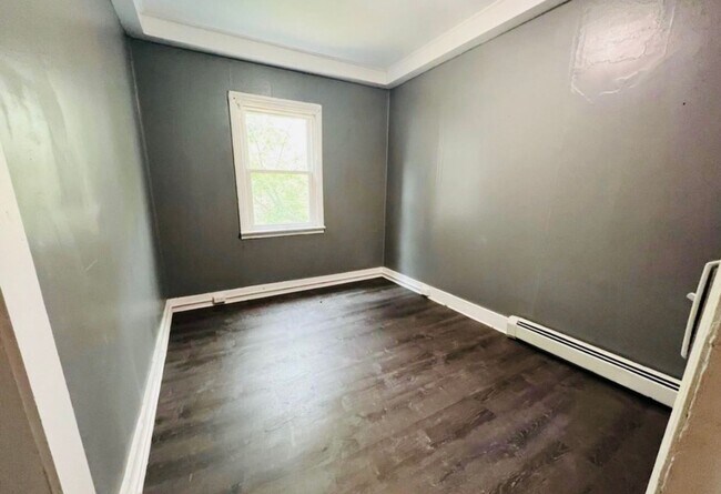 Building Photo - 50 Ontario St