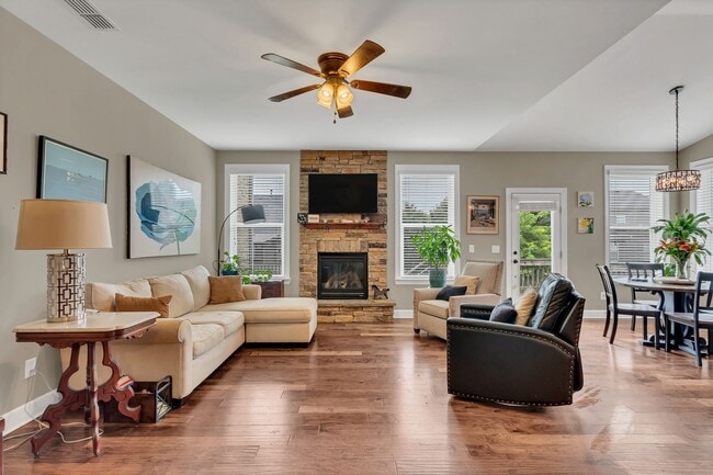 Building Photo - 1060 Harvey Springs Dr