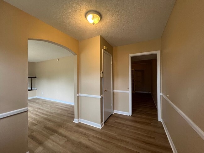 Building Photo - 6458 Easthampton Rd